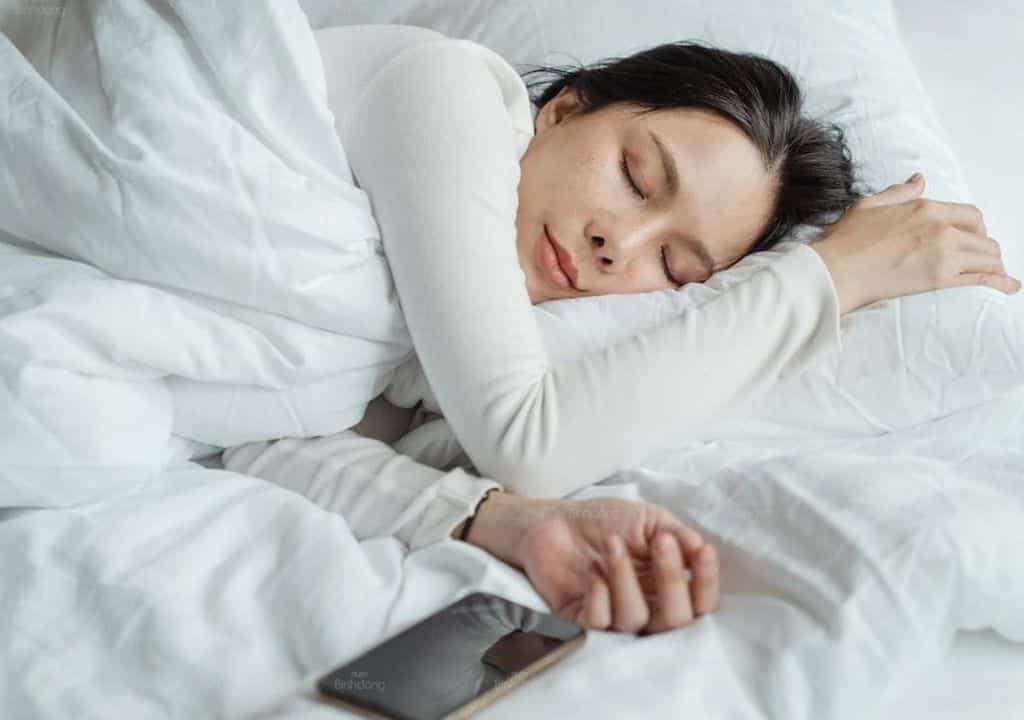 Hình ảnh người phụ nữ đang ngủ