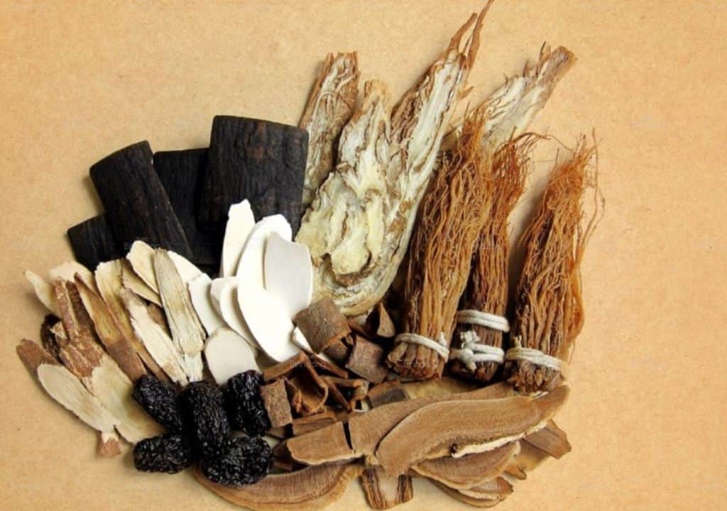 Hình ảnh vị thuốc hoàng tinh kết hợp các vị thuốc khác