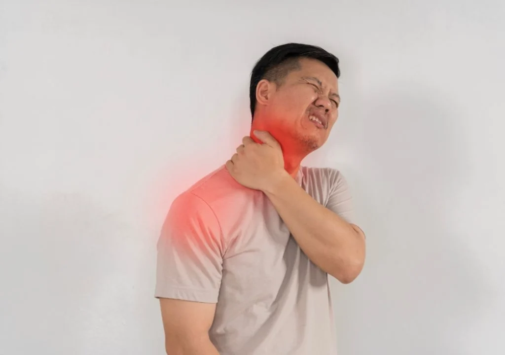 Cách giảm đau nhức vai gáy hiệu quả nhất hiện nay