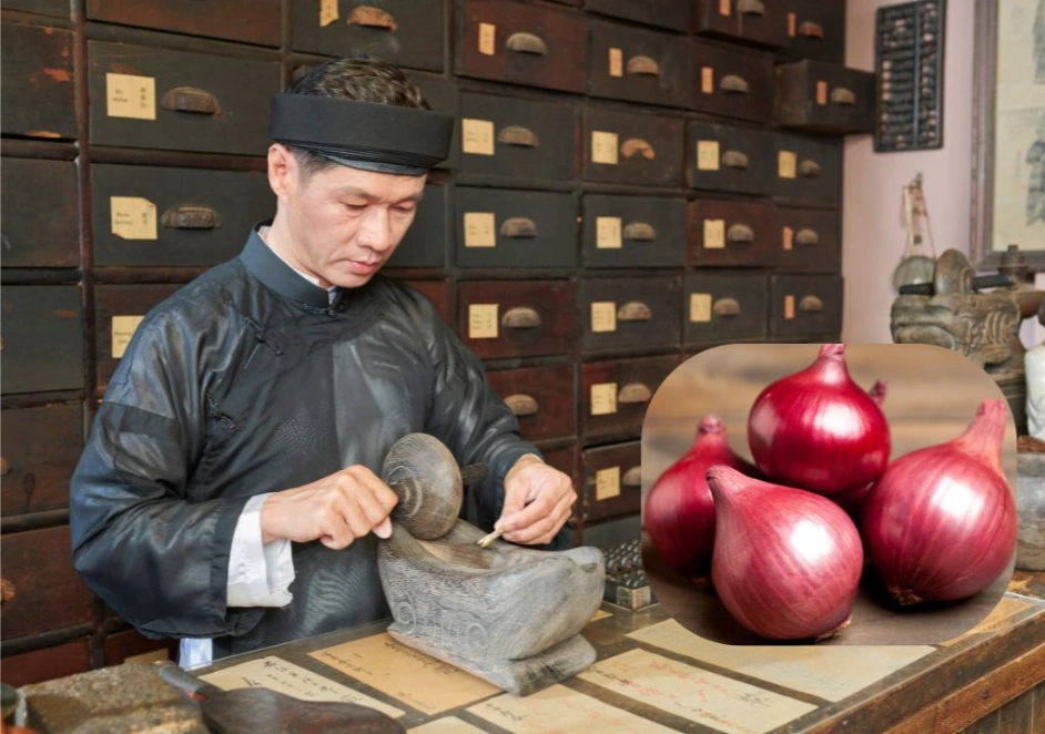 Hình ảnh người thầy lương y đang bào chế thuốc
