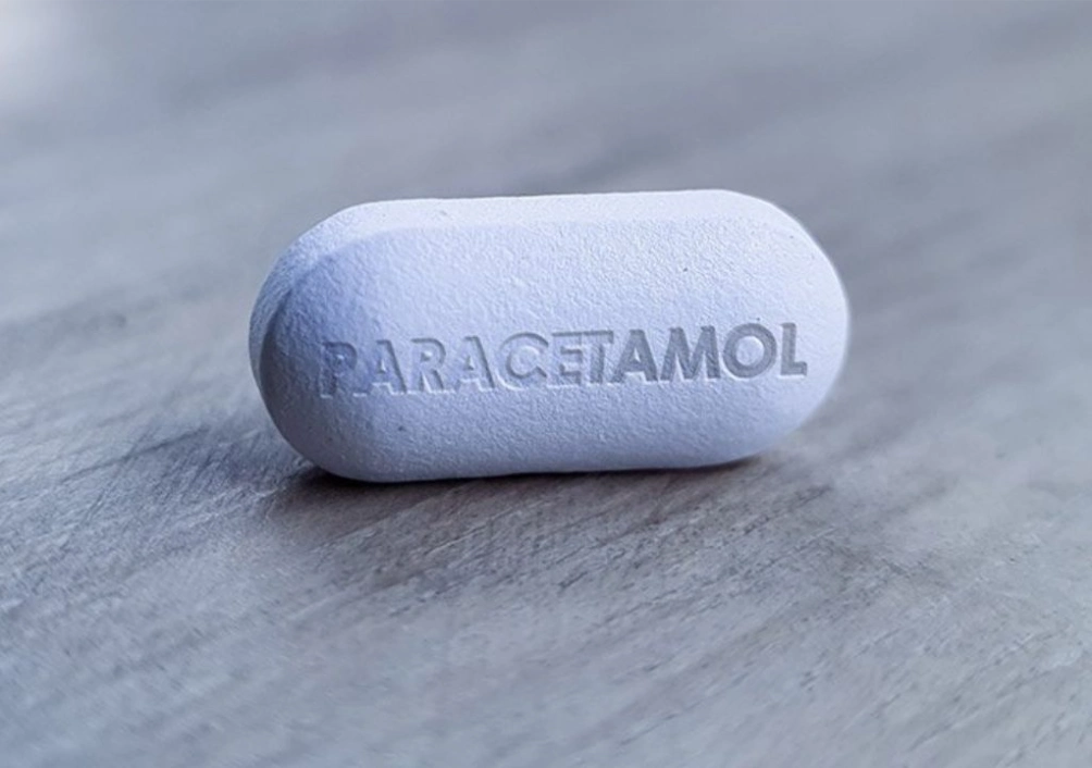 Uống thuốc thoái hóa khớp Paracetamol để giảm đau