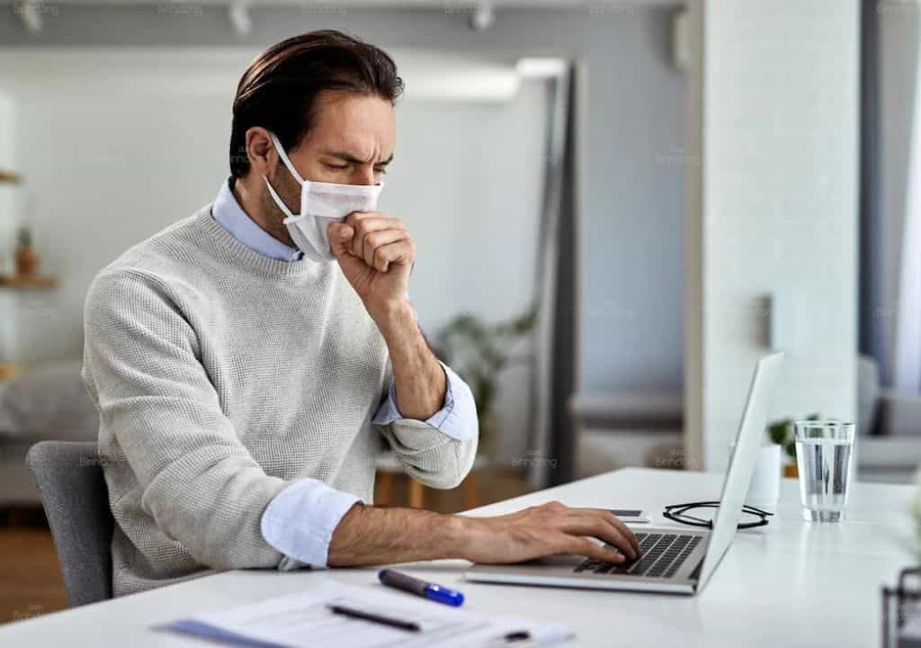 Hình ảnh người đàn ông đang bị ho