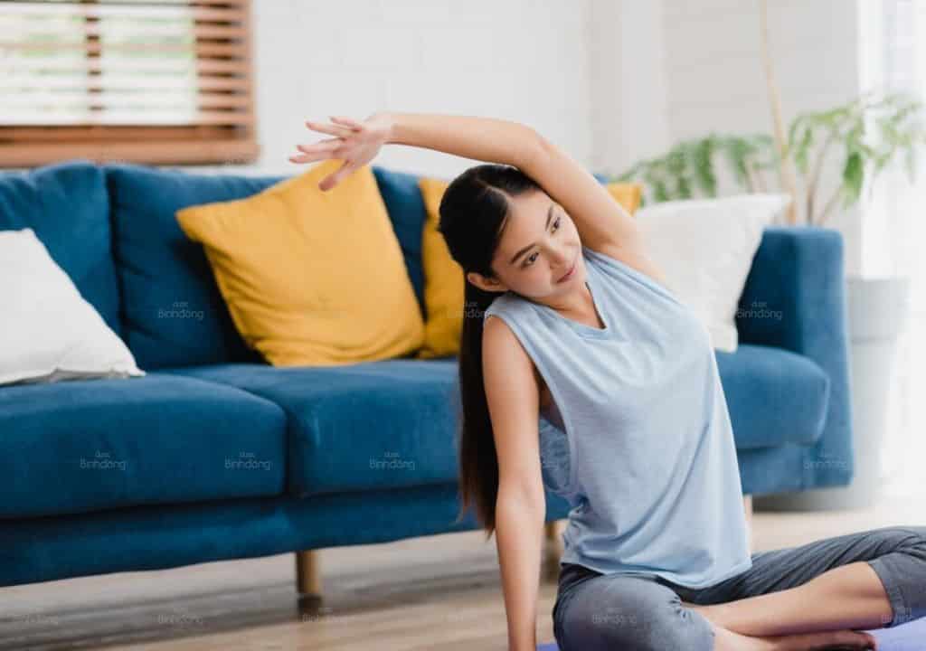 Người phụ nữ tập luyện thể dục thường xuyên giúp giảm tình trạng đau bụng kinh dữ dội </em>