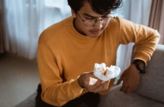 Người đàn ông bị ho có đờm