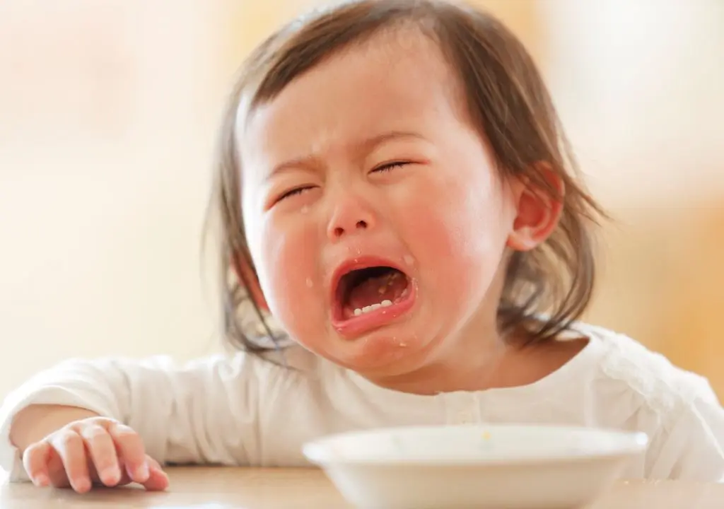 Trẻ quấy khóc khi khó thở về đêm