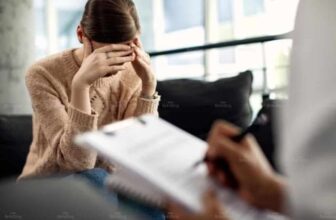 Hình ảnh người phụ nữ bị chán ăn dẫn đến sụt cân