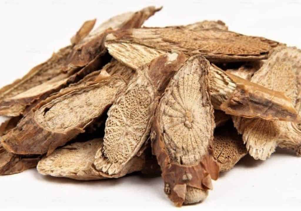 Hình ảnh về vị thuốc dây đau xương sau khi được bào chế và được dùng kết hợp các vị thuốc khác làm các bài thuốc