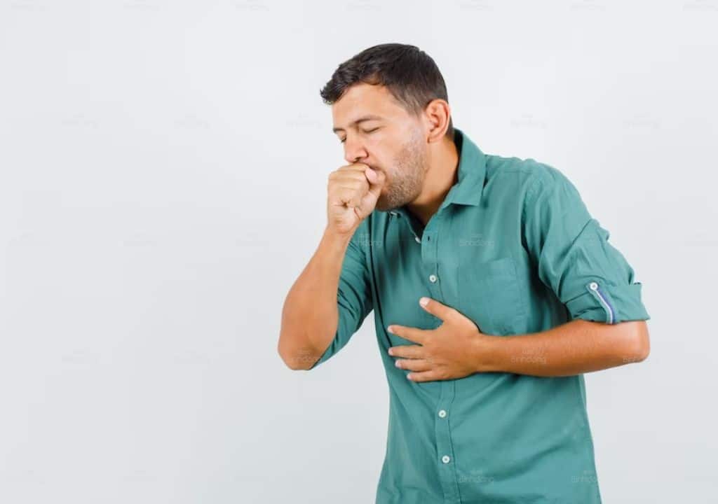 Hình ảnh người đàn ông bị ho dữ dội có kèm đờm
