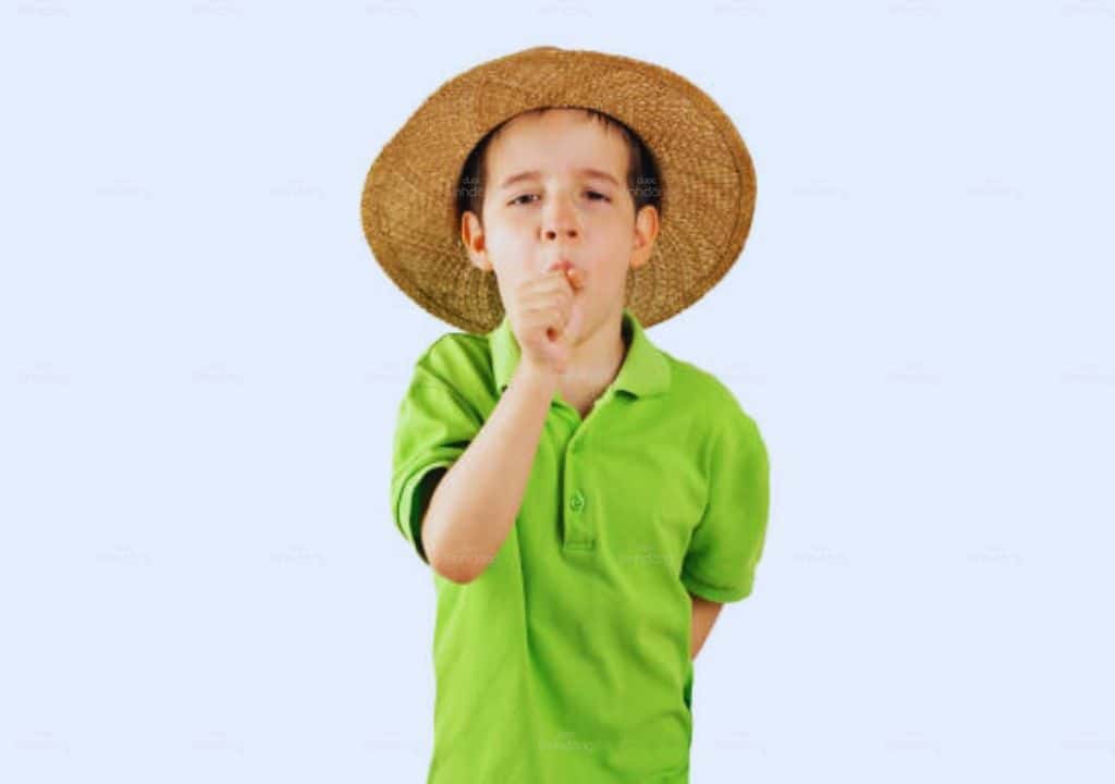 Hình ảnh cậu bé đang bị ho
