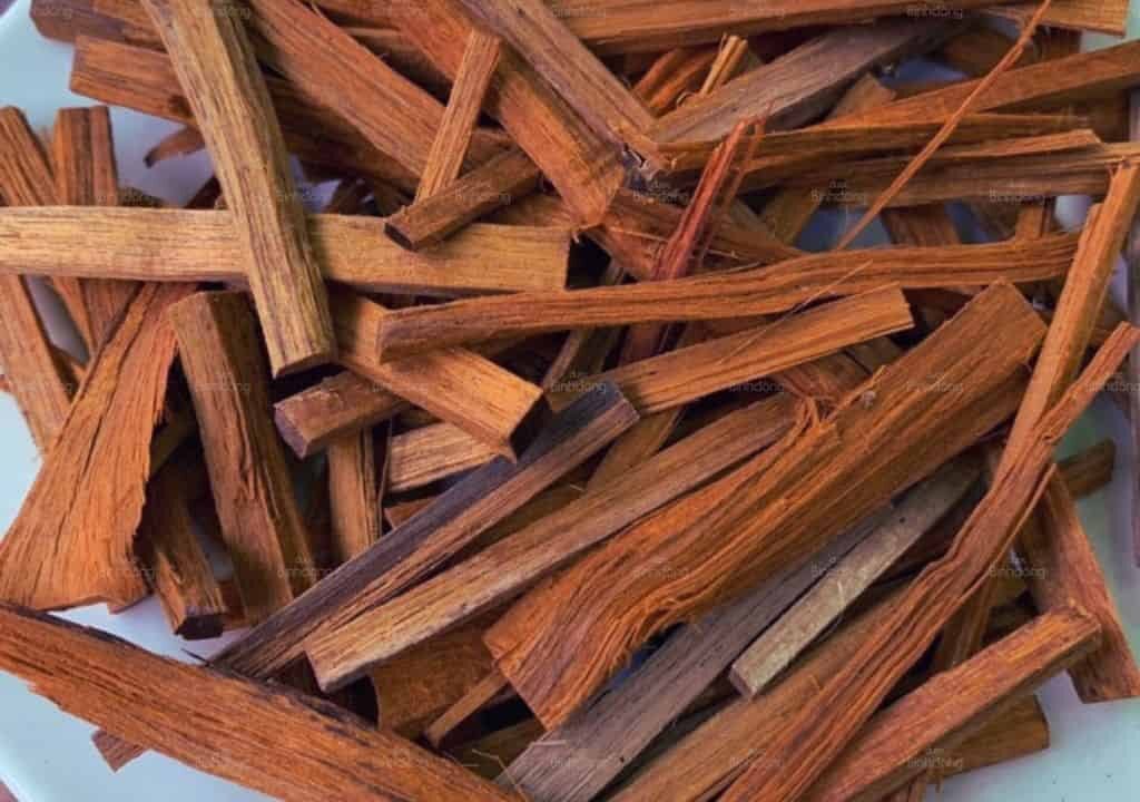 Hình ảnh về vị thuốc Tô Mộc được chẻ thành khúc