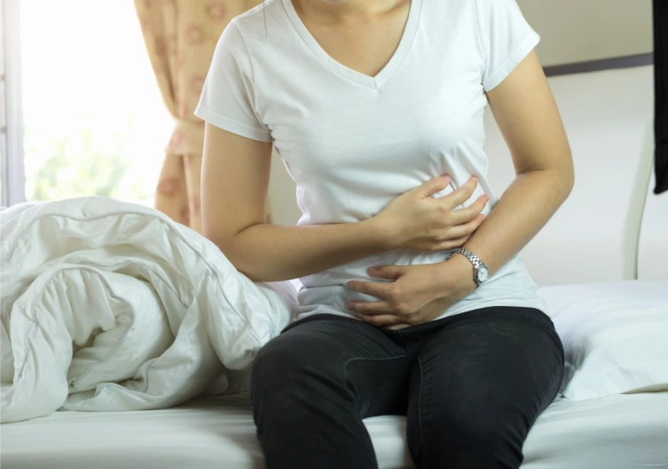Phụ nữ đau bụng, huyết trệ bế kinh