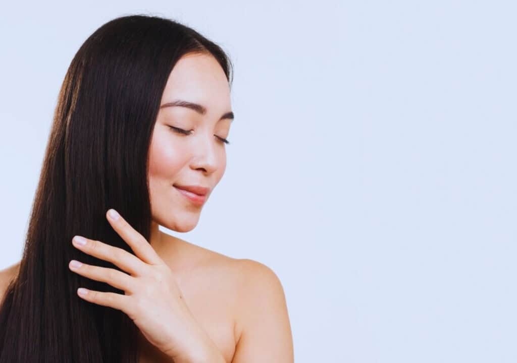 Hình ảnh người phụ nữ với mái tóc đẹp, đen