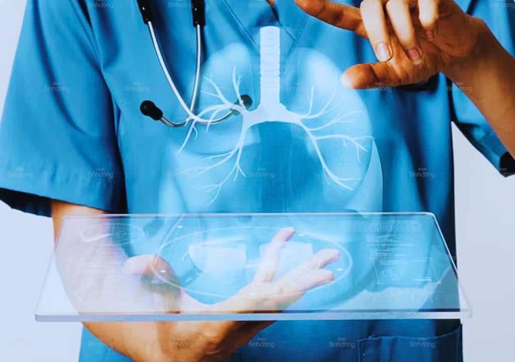 Hình ảnh người bác sĩ đang mô phỏng lại phổi