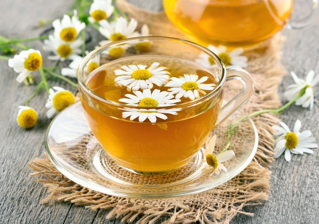 Hình chụp về các loại trà hoa cúc để giúp ngủ ngon