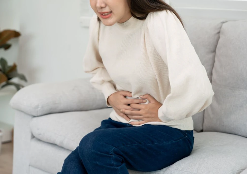 Trước kỳ kinh, chị em phụ nữ thường hay đau bụng