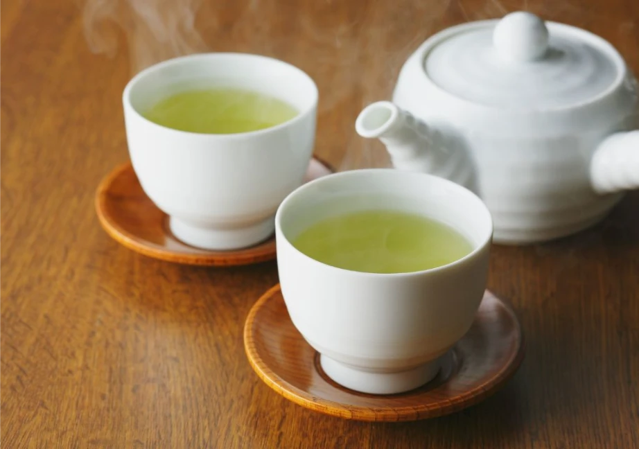 Uống trà xanh khi thức khuya có tác dụng gì