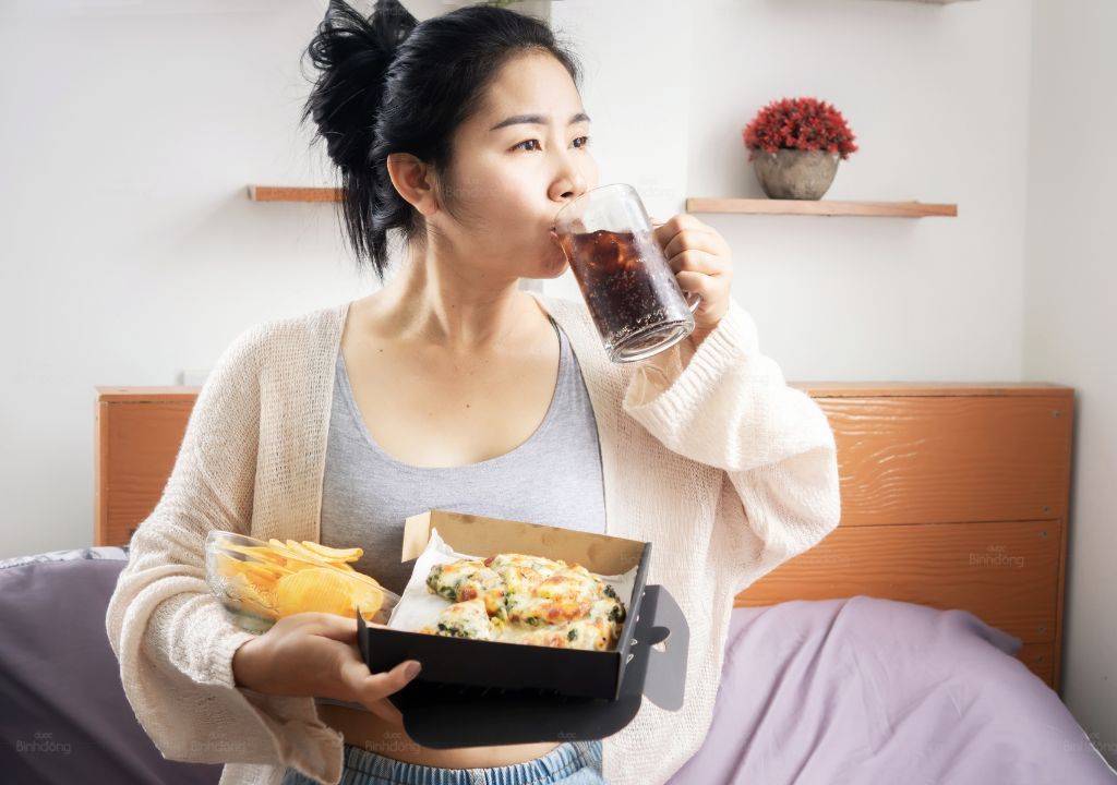Việc ăn uống không lành mạnh ngày càng phổ biến