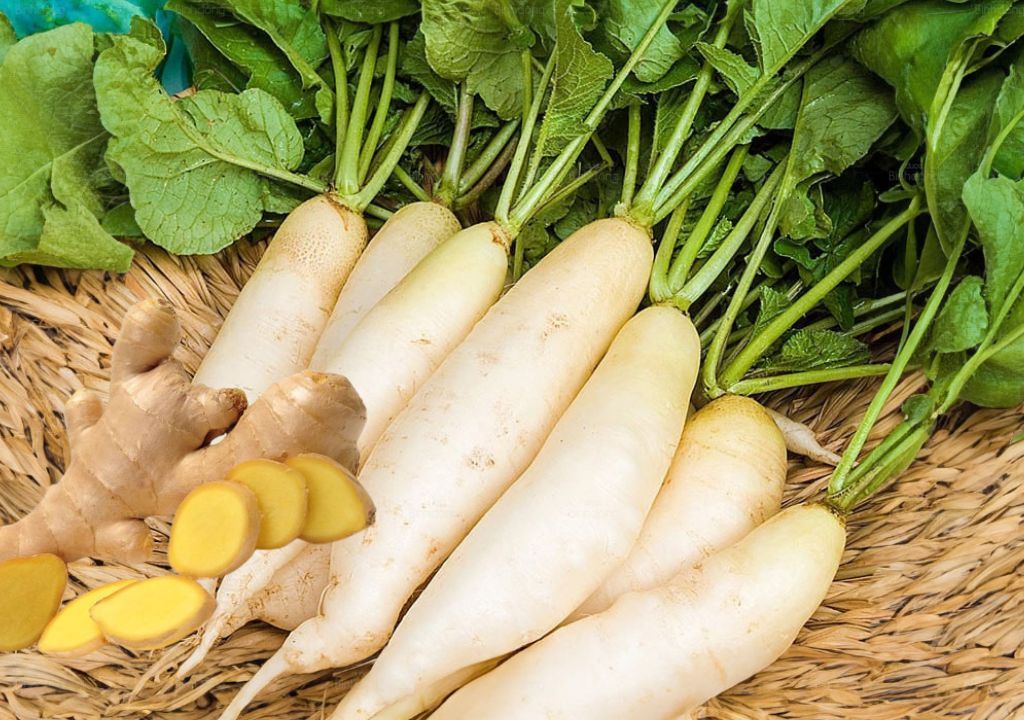 Củ cải trắng và gừng giúp trị ho