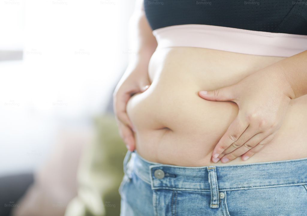 Hình ảnh cô gái bị thừa cần béo phì
