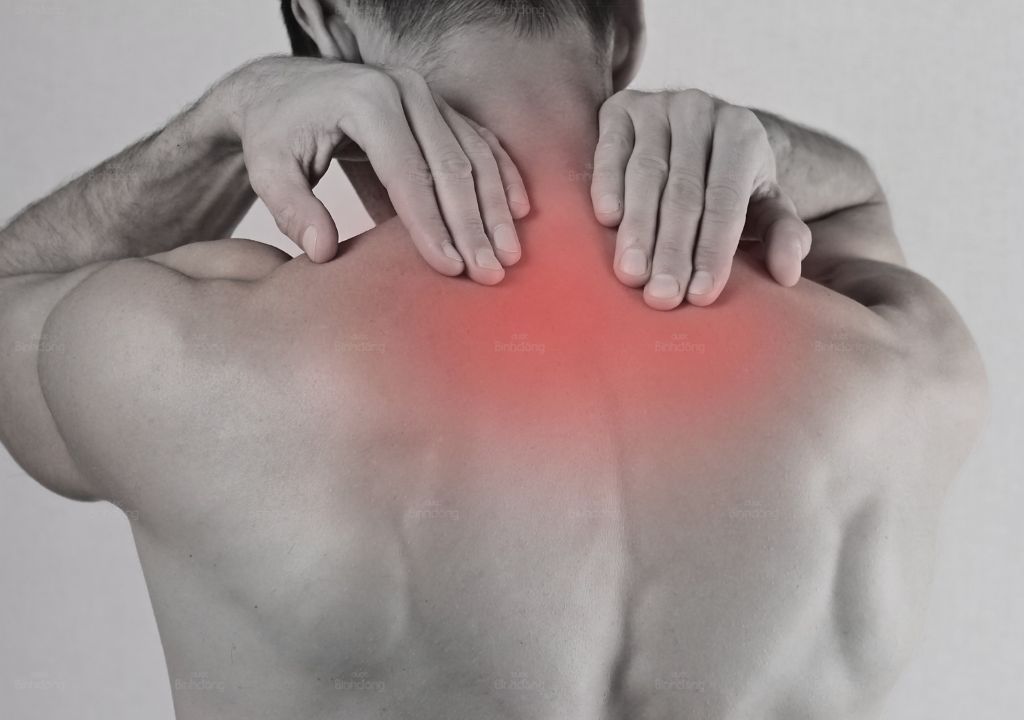Nguyên nhân gây ra đau lưng vùng phổi là gì?