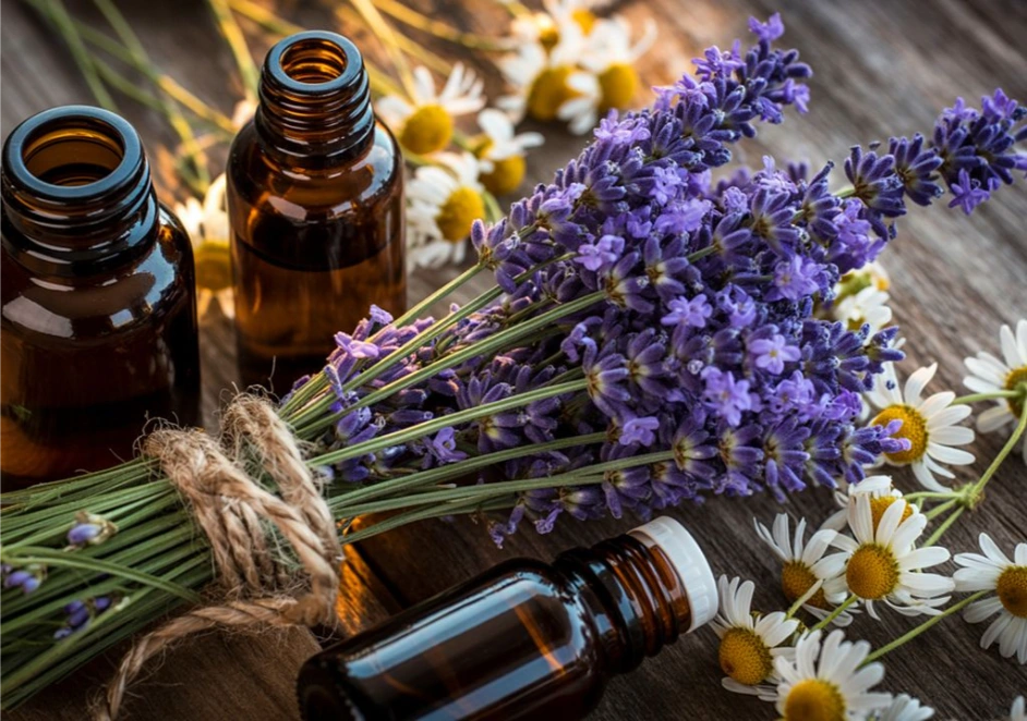 Tinh dầu giúp giảm đau bụng kinh