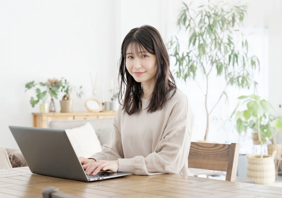 Tư thế ngồi thẳng lưng làm việc