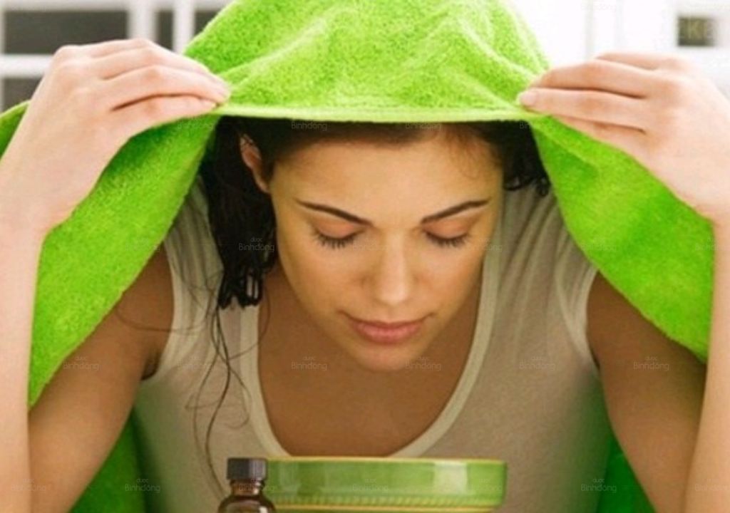 Ảnh người phụ nữ đang xông hơi với Trà xanh