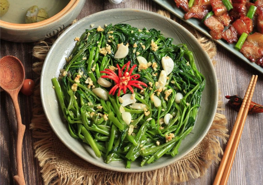 Hình chụp về rau muống xào tỏi