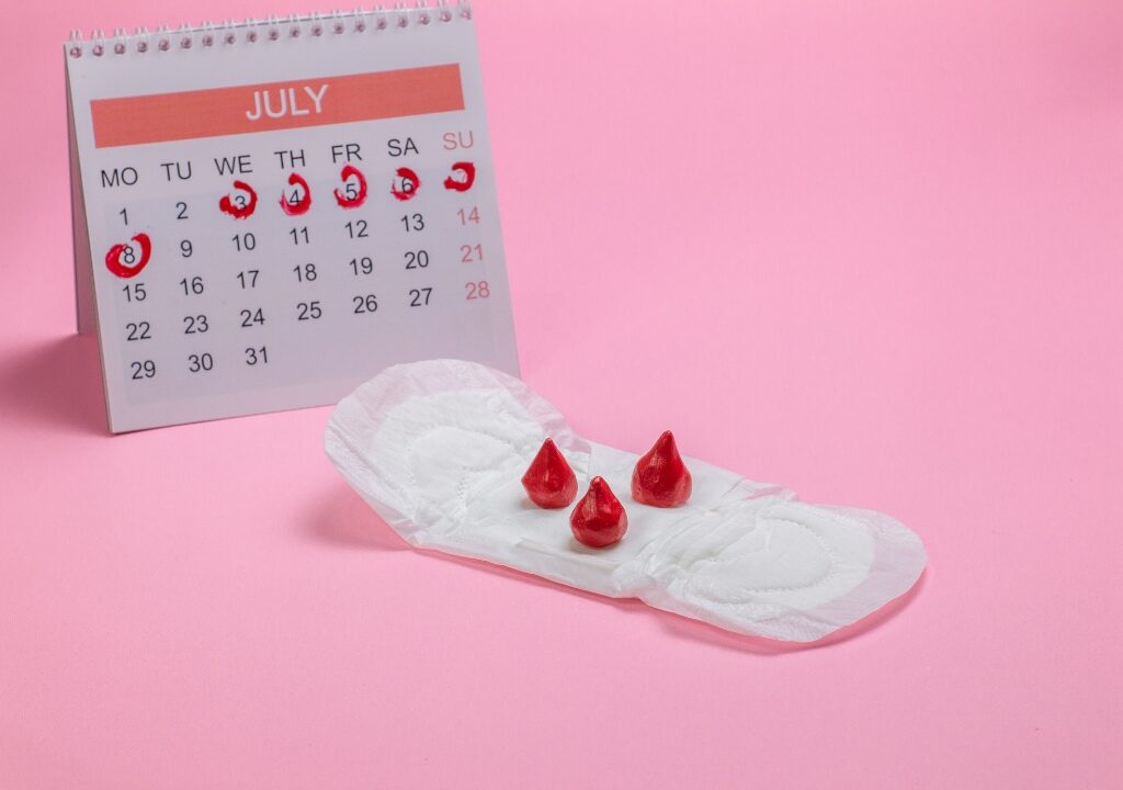 Kinh nguyệt ra ít kéo dài