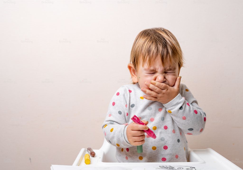Hình chụp về em bé đang bị hen suyễn