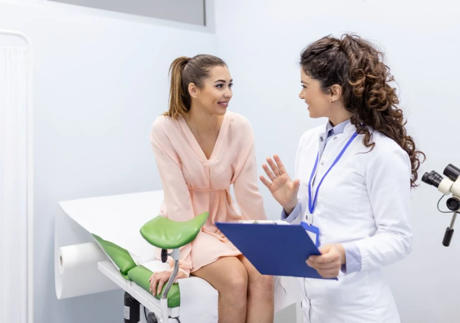 Hình ảnh về người phụ nữ đăng thăm khám phụ khoa