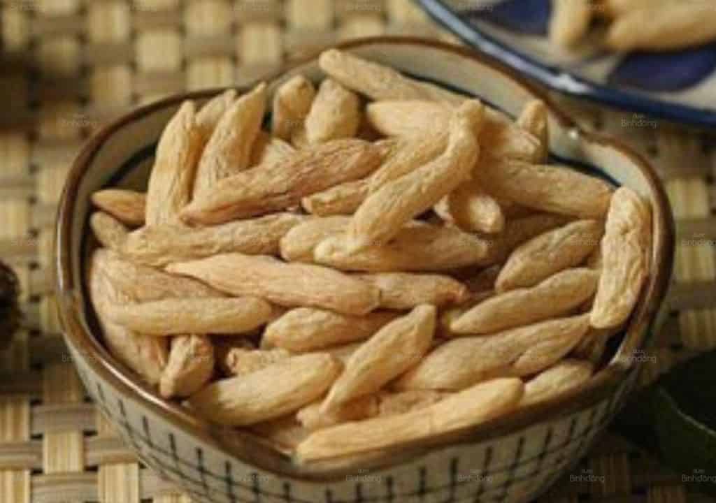 Hình ảnh củ mạch môn sau khi phơi khô và được dùng làm thuốc chữa bệnh