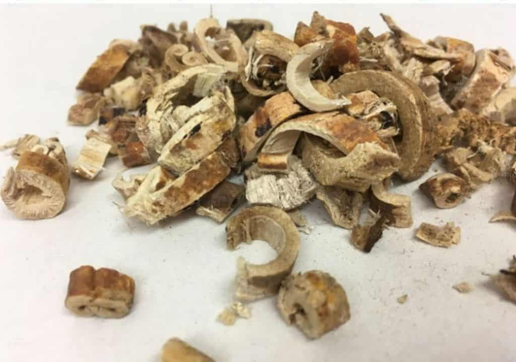 Hình ảnh vị thuốc tang bạch bì sau khi phơi khô chuẩn bị làm thuốc