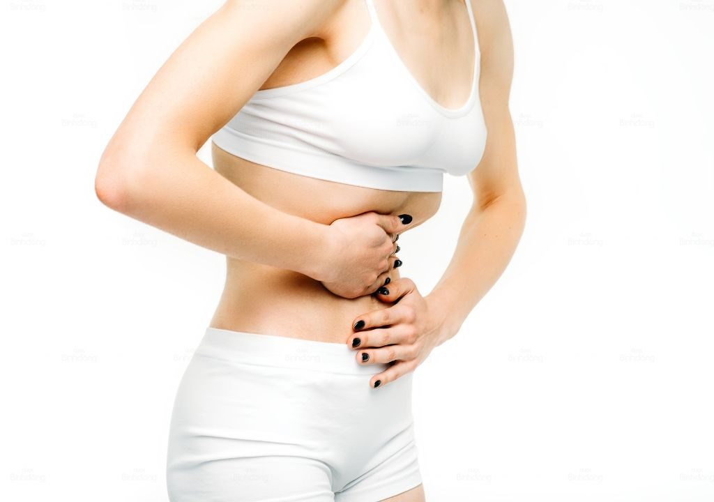Người phụ nữ bị đau bụng kinh tương đương gãy xương sườn