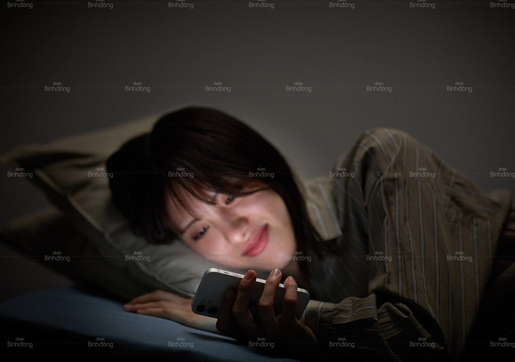 Tình trạng thức khuya dậy muộn dễ bắt gặp ở nhiều người