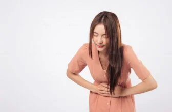 Đau ngực khi tới tháng là triệu chứng thường gặp do thay đổi nội tiết tố ở phụ nữ