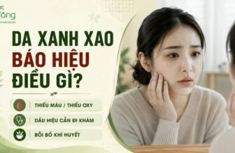 Người đang soi gương với sắc mặt nhợt nhạt trong thumbnail về tình trạng da xanh xao.