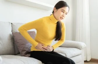 Phụ nữ đau dạ dày do căng thẳng