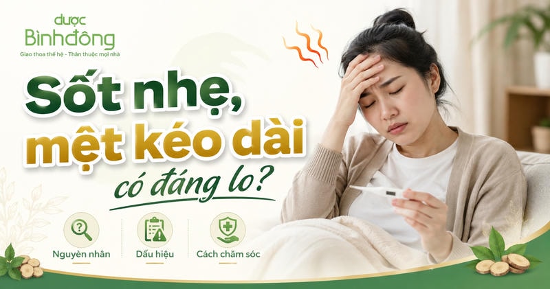 Người phụ nữ mệt mỏi cầm nhiệt kế, bên cạnh các mục nguyên nhân, dấu hiệu và cách chăm sóc.