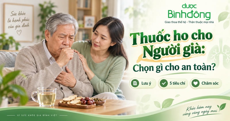 Thumbnail thuốc ho cho người già với hình người đàn ông lớn tuổi đang ho, được người thân chăm sóc tại nhà.