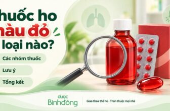 Thumbnail “Thuốc ho màu đỏ là loại nào?” minh họa siro, viên thuốc đỏ và kính lúp nhận diện.