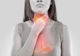 Đau họng một bên có sao không? Nguyên nhân, Triệu chứng, Cách điều trị