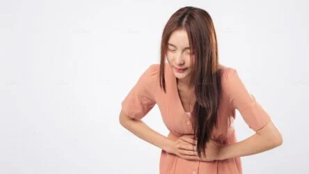 Đau ngực khi tới tháng có bình thường không? Hiểu nguyên nhân để giảm đau đúng cách
