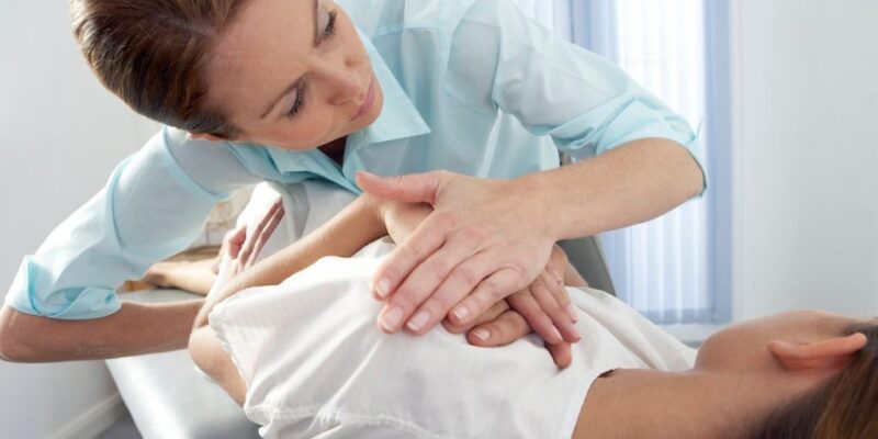Đau thần kinh tọa là gì? Các triệu chứng nào thường gặp nhất?
