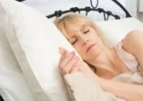 Mất ngủ tuổi trung niên: Nguyên nhân, Triệu chứng và Cách chữa
