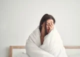 1 ngày ngủ 7 tiếng được không? Nhận biết dấu hiệu thiếu ngủ và Cách tối ưu giấc ngủ
