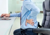 Ngồi lâu gây ra tác hại gì? Giải pháp nào cho nhân viên văn phòng?