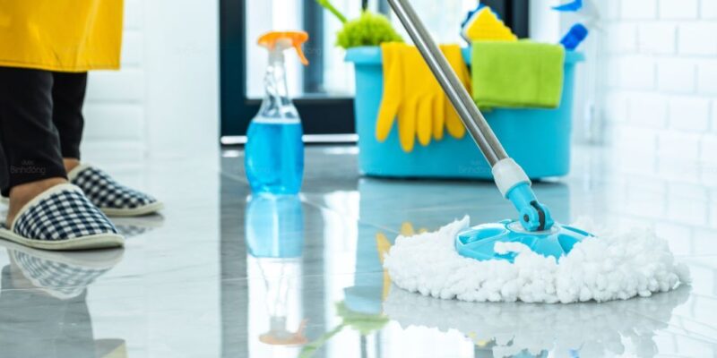 Chọn nước lau sàn đúng cách – sạch nhà, khỏe phổi, mát gan