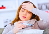 Sốt kèm đau họng nhức mỏi toàn thân cảnh báo điều gì?